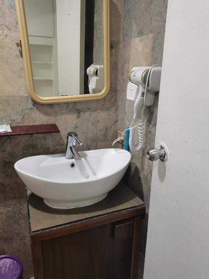 Accommodation Services Makati City Eksteriør bilde